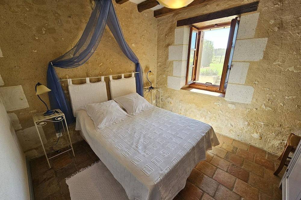 Gîte de charme en Touraine du Sud, jardin clos, 3 chambres in Paulmy, Région de Loches