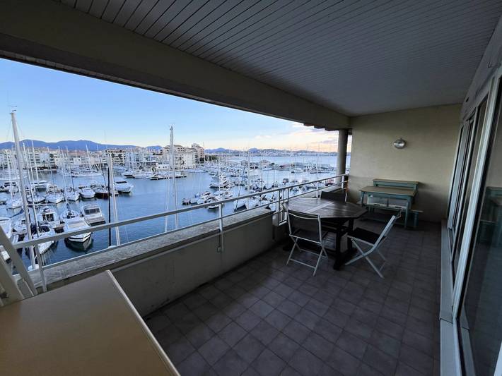 Gîte pour 4 personnes, avec piscine et balcon dans Plage du Port Fréjus - 4