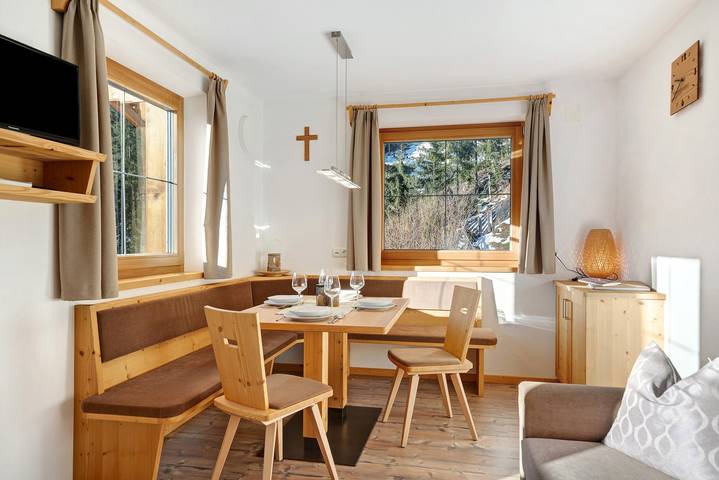 Entire apartment, Apartment "Unterdurachhof Martin" with Mountain View, Shared Garden & Wi-Fi in Ulten, Ortler Alps