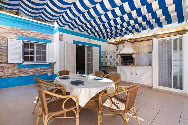 Ferienhaus 'Villa Mira Praia' mit Gemeinschaftspool, WLAN und Klimaanlage in Manta Rota, Vila Nova de Cacela