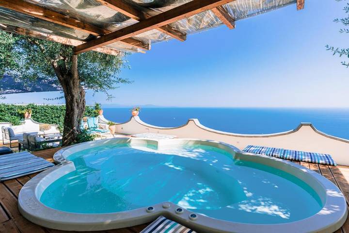 Ferienhaus für 6 Personen, mit Pool und Whirlpool sowie Garten - 1