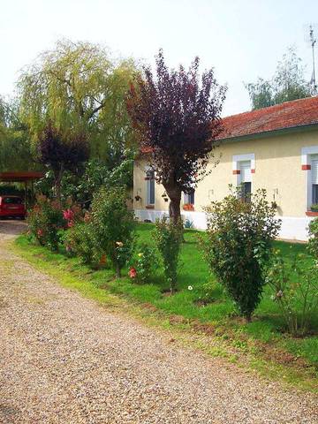 Chambre d’hôte pour 2 personnes, avec jardin, animaux acceptés à Saint-Seurin-sur-l'Isle