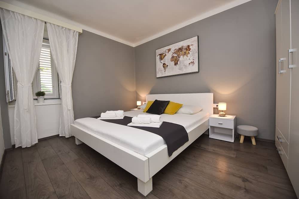 Private House in City center with 2 Terraces and Grill in Novalja, Pag Island