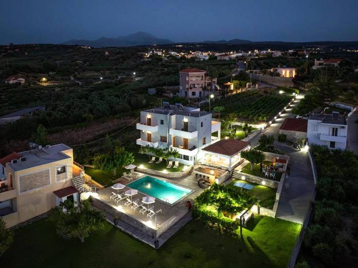 Appart’hôtel pour 3 personnes, avec Balcon et Terrasse ainsi que Jardin et Piscine