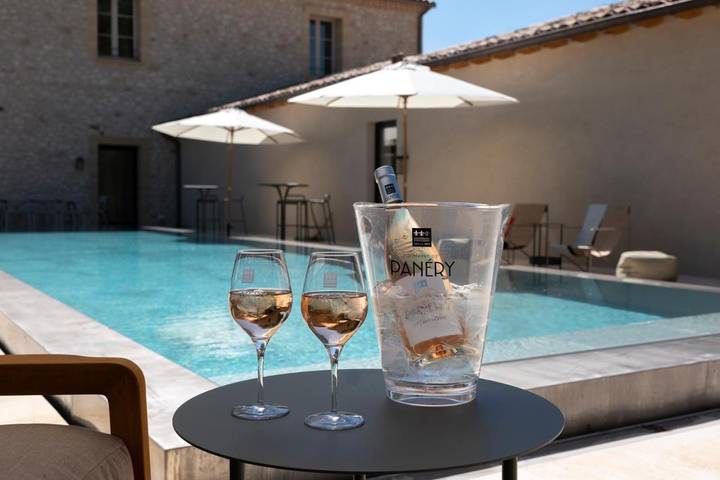 Hôtel pour 3 personnes, avec vue ainsi que jardin et piscine à Valliguières - 4