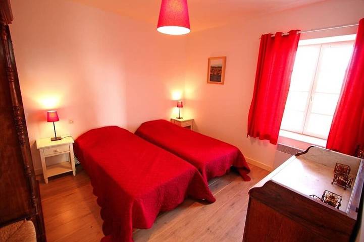 Gîte pour 8 personnes, avec jardin et piscine à Aragon - 4