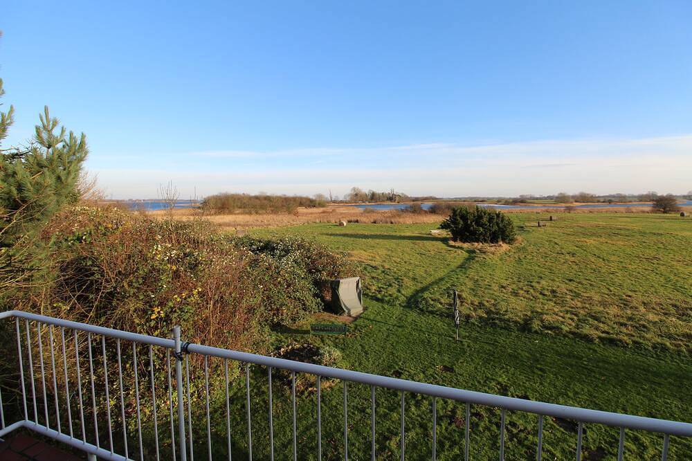 Ganze Wohnung, Ruhig und traumhaft gelegen -Ihr Urlaubsdomiziel mit Blick aufs Wasser- in Halbinsel Zudar, Garz/Rügen