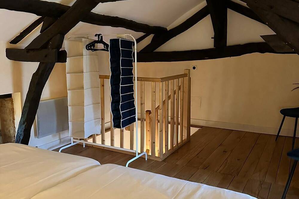 Geheel appartement, Gezellig appartement in charmant gerenoveerde 200 jaar oude duiventoren! in Urval, Périgord Pourpre