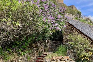 Gîte pour 2 personnes, avec terrasse et piscine, animaux acceptés à Najac