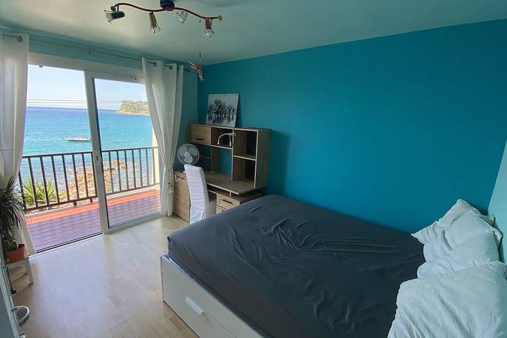 Aussergewöhnliches Haus Mit Blick Auf Das Meer / Direkter Zugang Zum Strand Von Escali in Mittelmeerküste (Frankreich)