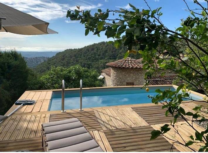 Ferienhaus für 4 Personen, mit Balkon und Terrasse sowie Garten und Pool