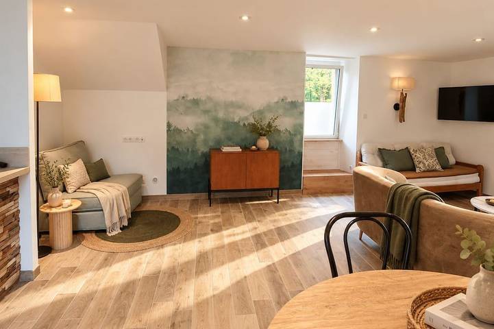 Maison Avec spa Dans un Grand Jardin Champêtre, Proche des Plages in Plonéour-Lanvern, Côte de Cornouaille