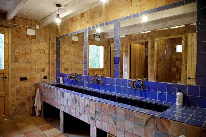 Location de vacances pour 24 personnes, avec vue et jardin, animaux acceptés à Torroella de Fluvià - 4