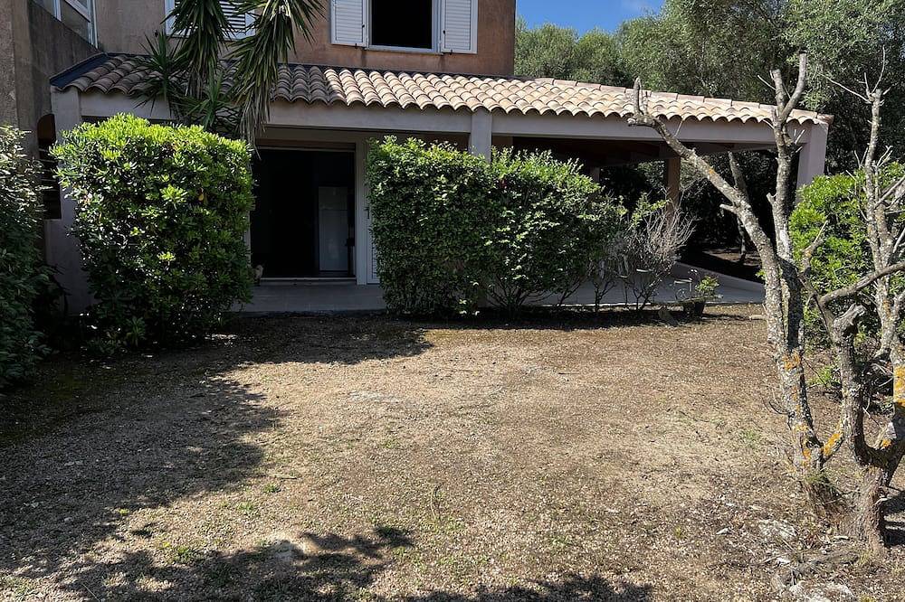 Ganze Wohnung, Ruhige Wohnung, Grundstück 5000 qm, ideal gelegen, Strand Pinarello in Zonza, Sartène und Umgebung