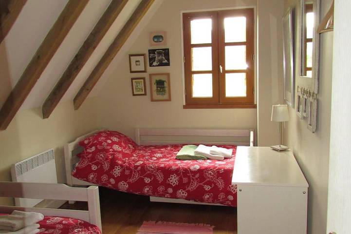 Gîte pour 6 personnes, avec terrasse et jardin dans Montsalvy - 4