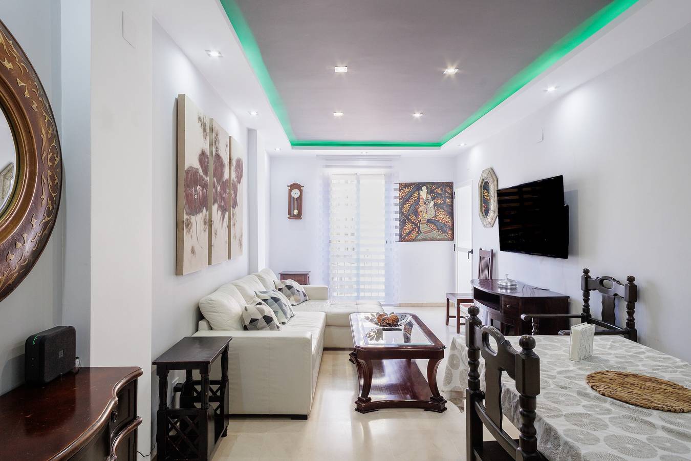 Entire apartment, 'Airport Palacio Congresos' Apartment with Wi-Fi and Air Conditioning in Central Seville, Sevilla