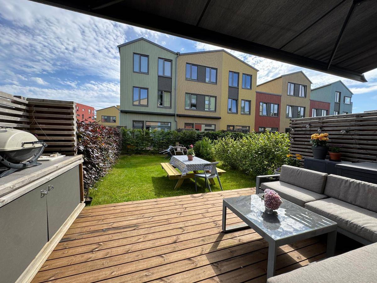 Modern 4 bedroom townhouse with garden and indoor car park in Trondheim