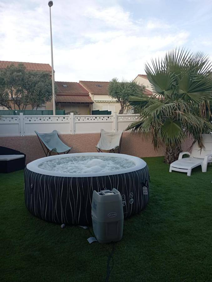 Villa pour 12 personnes, avec jardin et piscine ainsi que terrasse et vue, animaux acceptés à Valras-Plage - 4