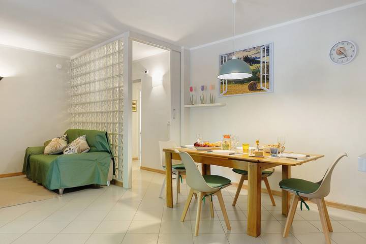 Apartamento entero, Apartamento 'La Casetta de la Nonna Pia' con jardín privado, Wi-Fi y aire acondicionado in Ponsacco, Provincia de Pisa