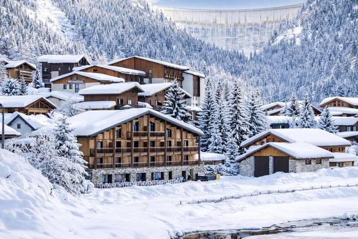 Hôtel pour 2 personnes, avec jacuzzi ainsi que sauna et jardin