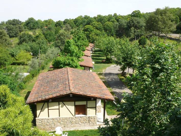 Apartamento para 5 personas, con jardín además de vistas y piscina, Se admiten mascotas en La Alberca