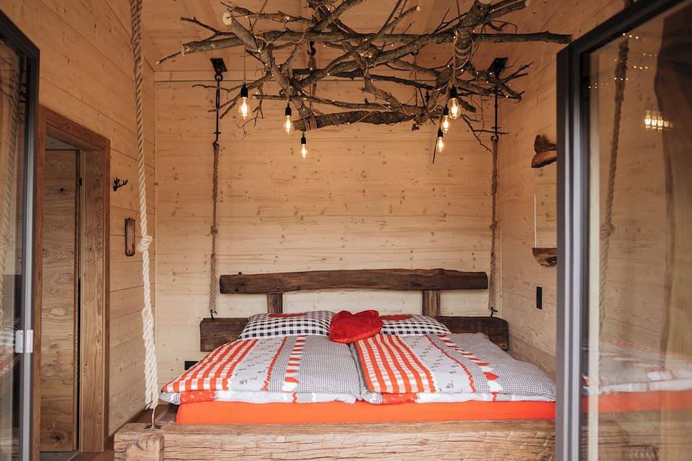 Romantikchalet Vogelnest mit Sauna, Whirlpool direkt am Naturschutzgebiet in Vorra, Frankenalb