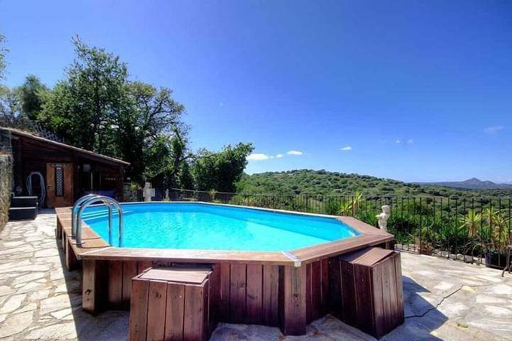 Location de vacances pour 3 personnes, avec Jardin et Piscine à Costa