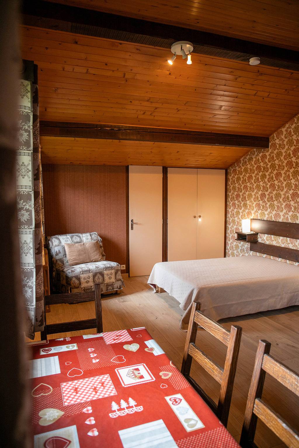 Ganzes Studio, Ferienwohnung 'D3 - Chalet Tournier' mit Bergblick, Gemeinschaftsgarten und Wi-Fi in Les Gets, Les Portes du Soleil