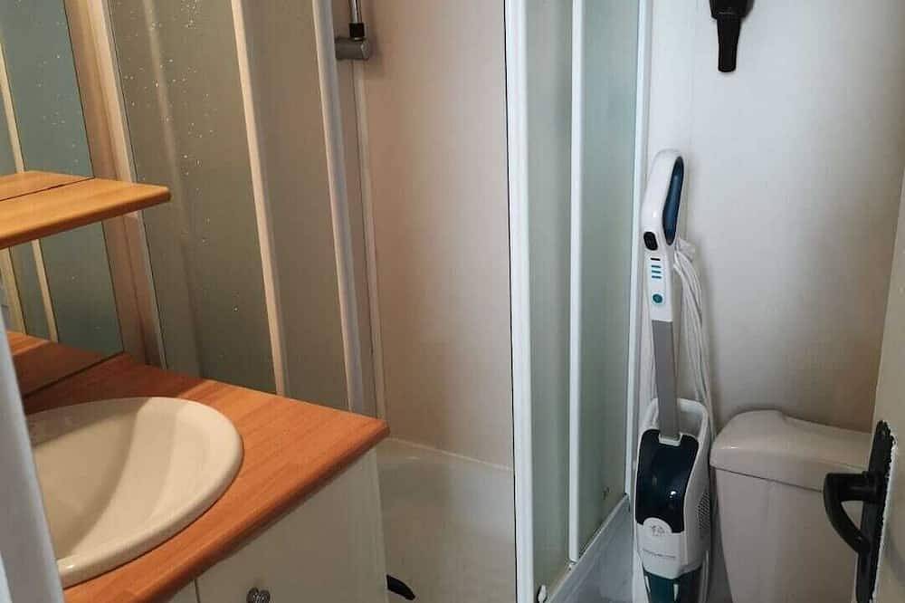 Apartamento entero, Le Petit Nid rouge and its view of the mountains 🌹, Le petit Nid Rouge in Guzet-Neige, Ustou