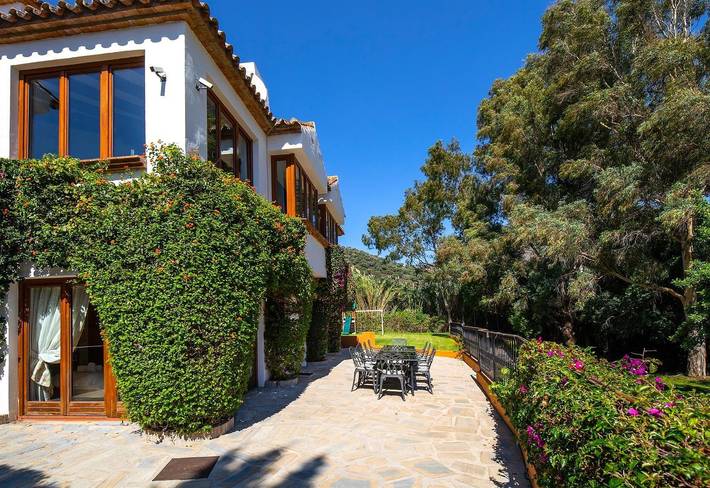 Villa 'Best Choice for Family and Friends' with Mountain View, Pool, Garden & Wi-Fi in Sierra (Casares), Casares