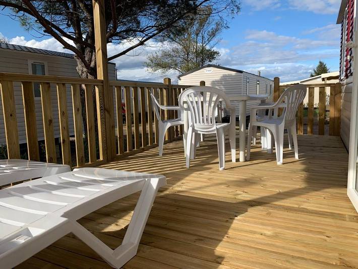 Camping für 6 Personen, mit Terrasse und Garten sowie Pool und Seeblick in Canet-en-Roussillon - 4