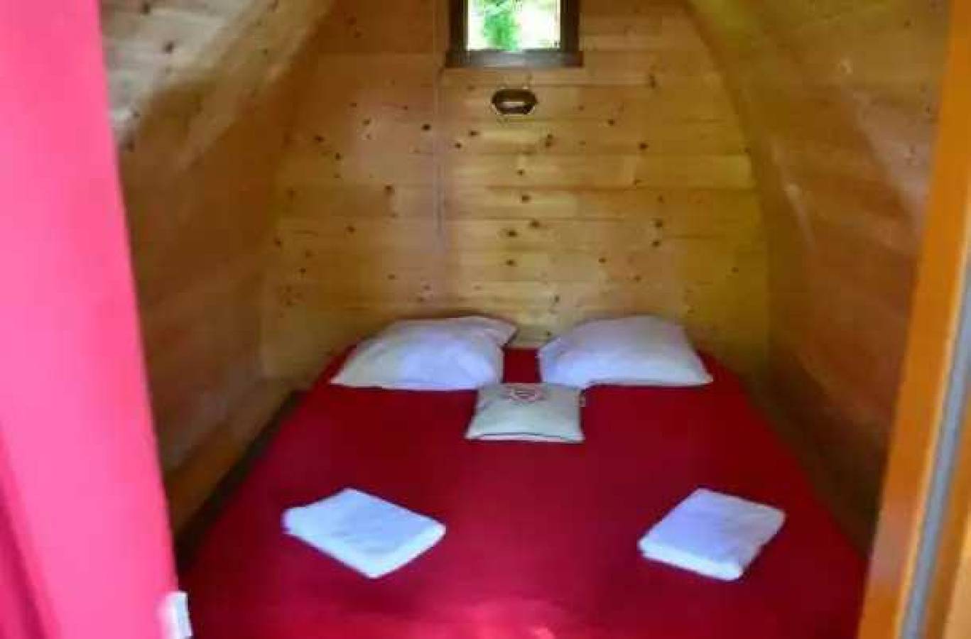 Zecamping 2 étoiles piscine couverte pet friendly sauna locatif 9m2 3 pers in Bar-sur-Aube, Aube