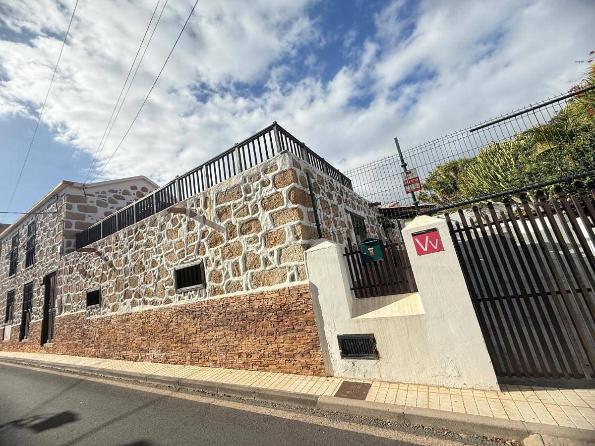 Five-Bedroom House in Tamaide, San Miguel de Abona