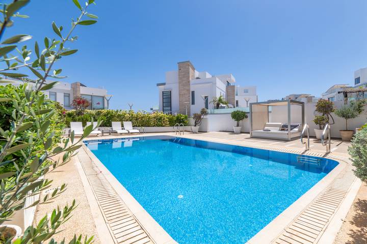 Villa for 14 personer, med Balkon og Terrasse samt Have i Cypern