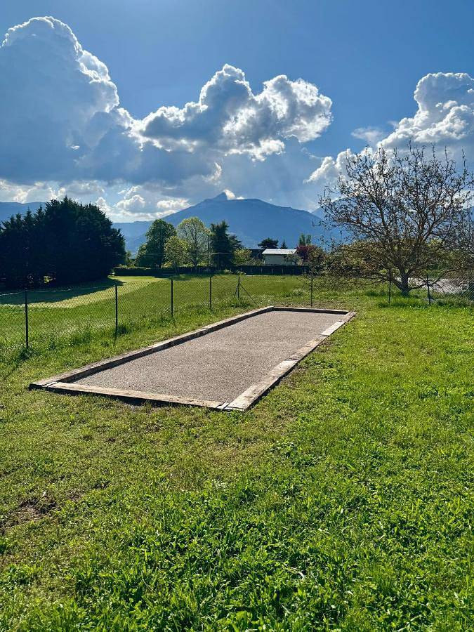 Gîte pour 14 personnes, avec jardin ainsi que jacuzzi et terrasse, adapté aux familles à Lavars - 3