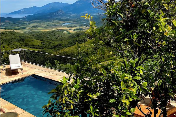 Chambre d’hôte pour 2 personnes, avec piscine à Rapale