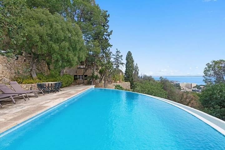 Ferienhaus für 8 Personen, mit Balkon/Terrasse und Terrasse sowie Garten in Genova