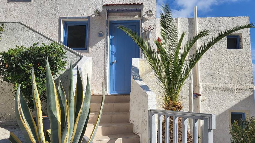 Vakantieappartement voor 5 personen, with tuin and uitzicht as well as uitzicht op zee in Koutouloufari