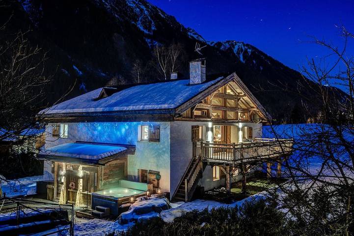Chalet für 24 Personen, mit Whirlpool und Sauna sowie Balkon und Garten - 1