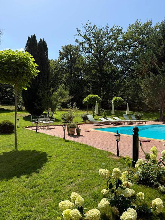 Location de vacances pour 14 personnes, avec piscine ainsi que jardin et vue à Auffargis - 4
