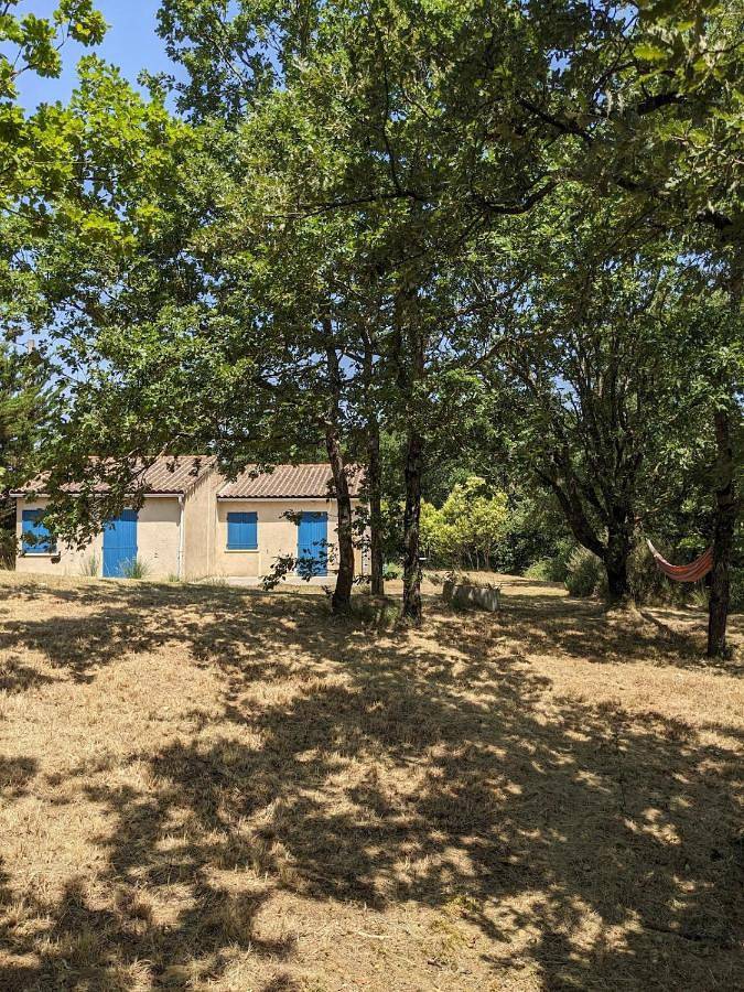 Location de vacances pour 8 personnes, avec Terrasse ainsi que Piscine et Vue à Lafage (Aude)