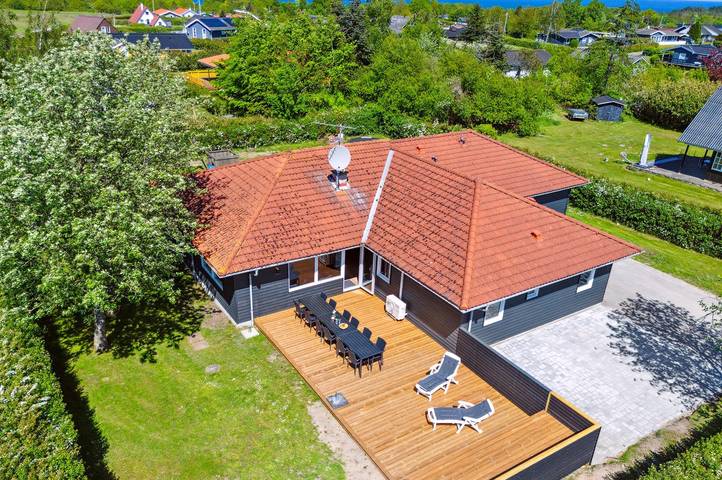 Ferienhaus für 12 Personen, mit Terrasse und Garten sowie Sauna