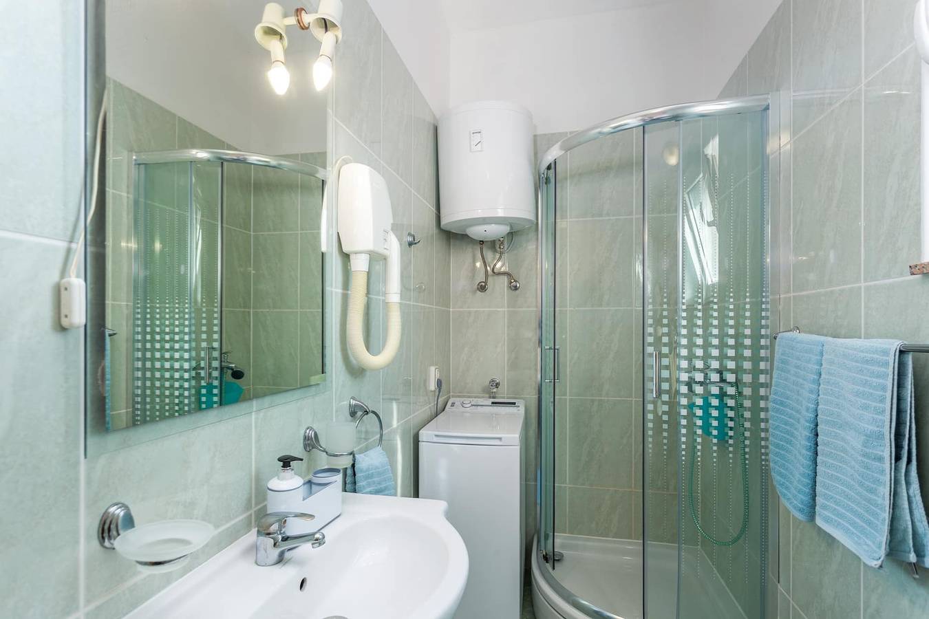 Appartement entier, Apartment Samira °3 – Lovely and Family-Friendly with Parking, Air Conditioning, and Pet-Friendly Amenities in Ville de Krk, Krk