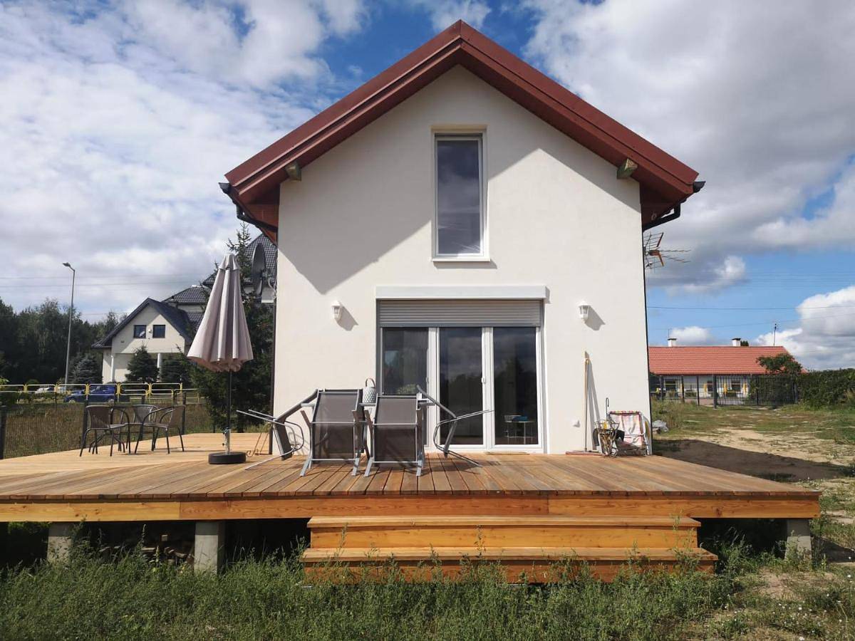 Domek nad jeziorem z prywatnym pomostem in Orzysz, Masuren