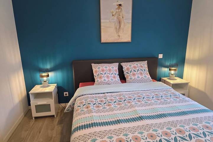 Location de vacances pour 8 personnes, avec terrasse et jardin à Péaule - 3