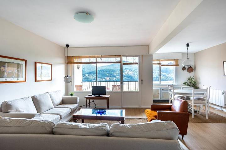 Gîte pour 6 personnes, avec vue sur le lac ainsi que vue et balcon à Busturia - 3