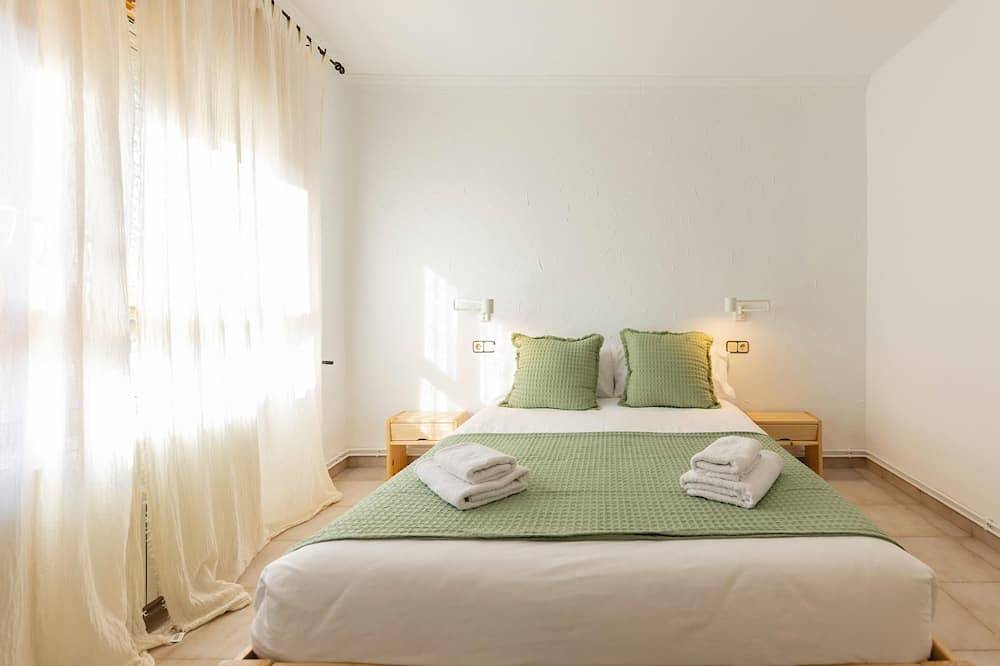 Apartamento entero, Bravissimo El Lleó, piso vacacional, 4 dormitorios in Gerona, Gironés