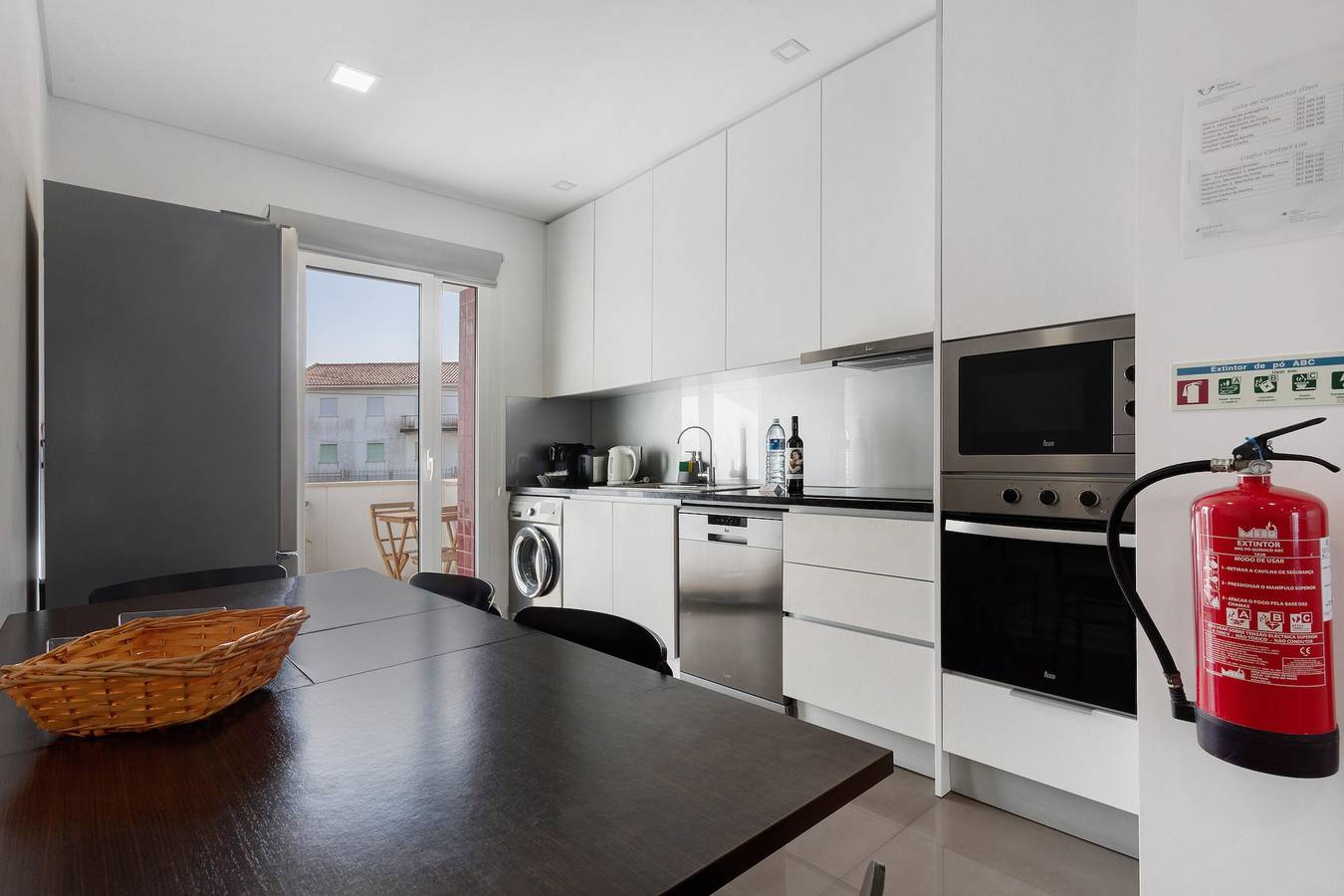 Hel lägenhet, Lägenhet för 6 Personer med balkong in Praia de São Martinho do Porto, São Martinho do Porto