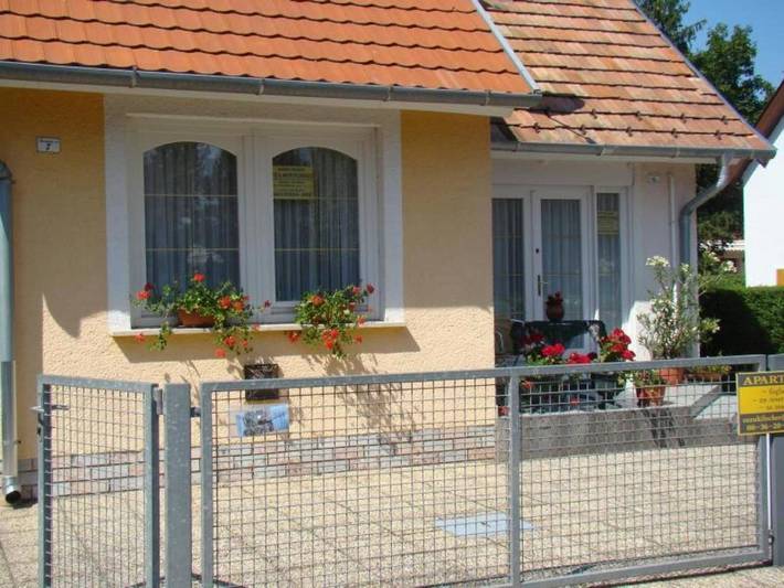Ferienwohnung für 4 Personen, mit Terrasse und Garten - 1