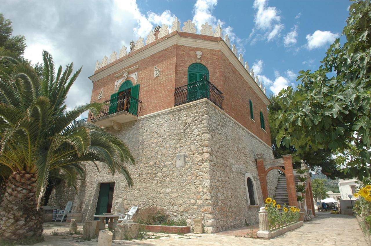 B & B Torre Saracena in Piana di Mattinata, Mattinata